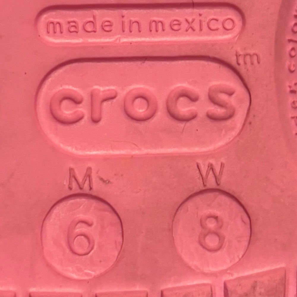 Crocs Classic Clogs – Bubblegum / Barbie Pink
Size Men’s 6 / Women’s 8 - Picture 3 of 5